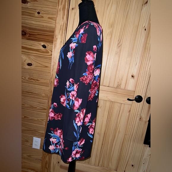 Evenly Navy Floral dress with cross cross detail in front - Picture 2 of 5